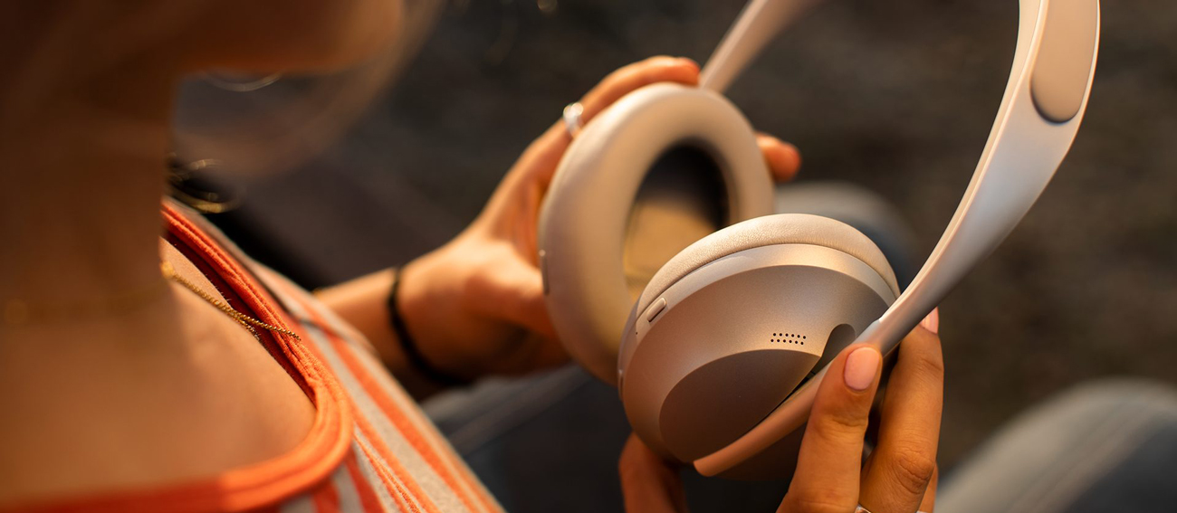 Бездротові навушники BOSE Noise Cancelling Headphones 700